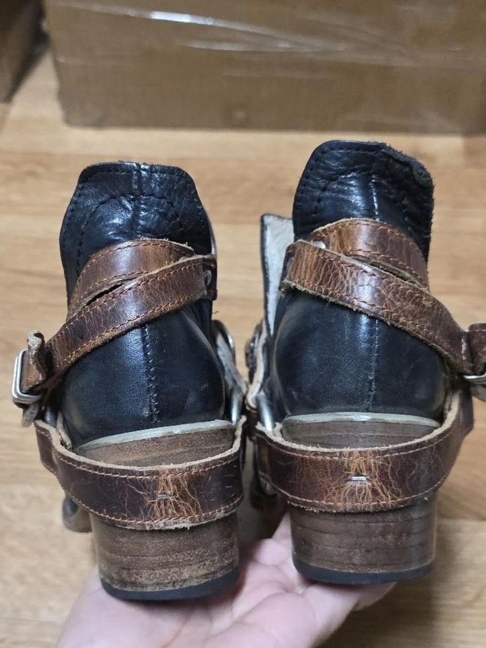 FREEBIRD BY STEVEN Freebird Mystic Chain Boot Belt Ankle Booties Size 5 - Picture 4 of 8